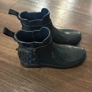 Hunter Refined Gloss Quilted Chelsea Short Rain Boots